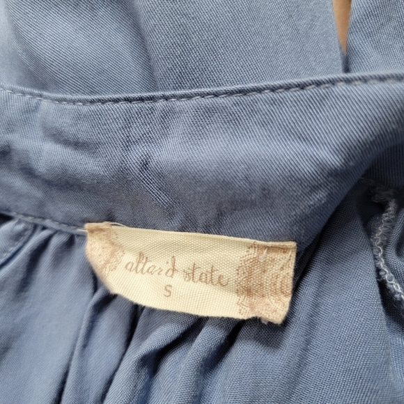 ✨️CL AltardState Stitch Embroidered Floral Design Blue Off Shoulder Ruffle Top S - Picture 8 of 11